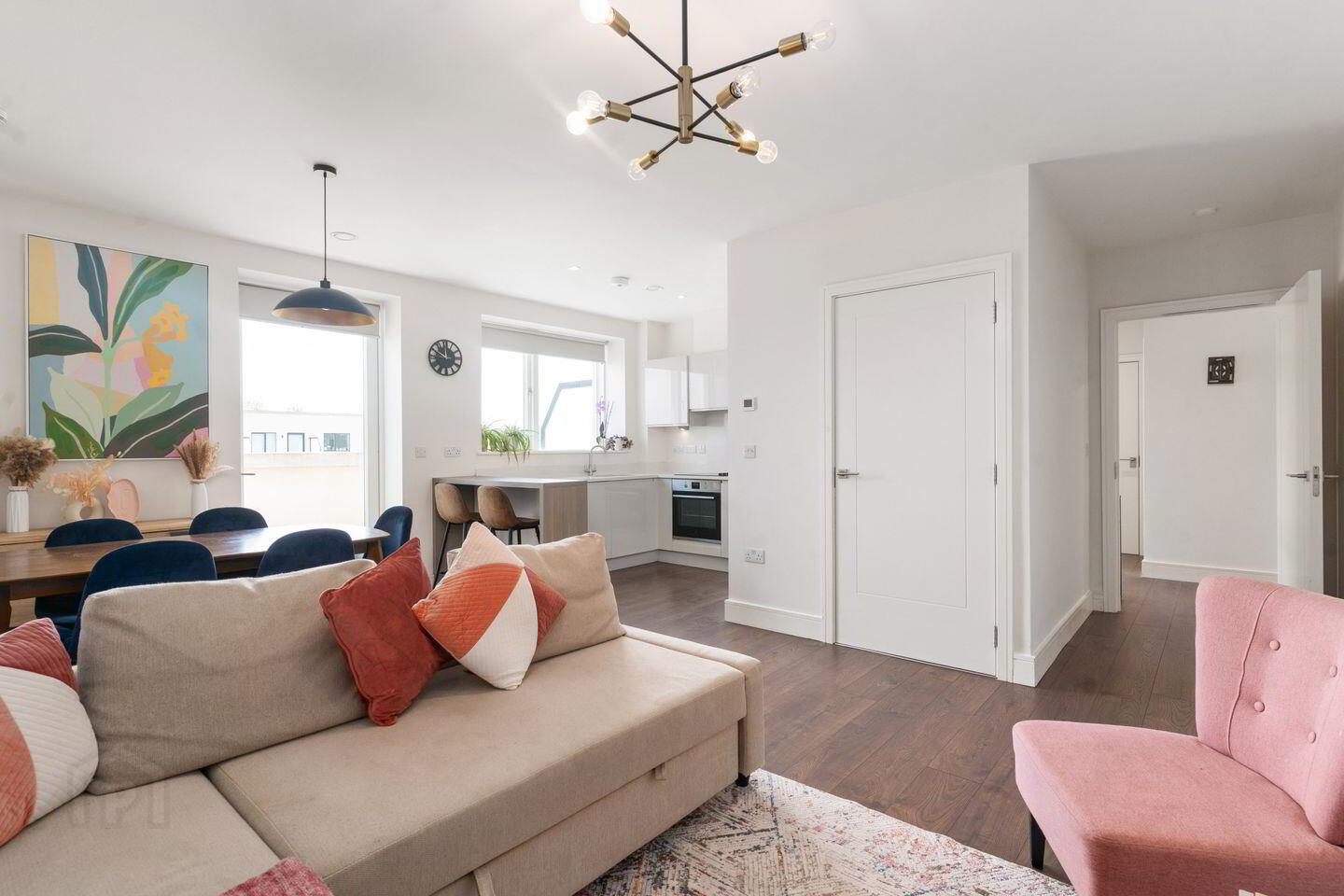 22 Oak Hall 1 of 6
