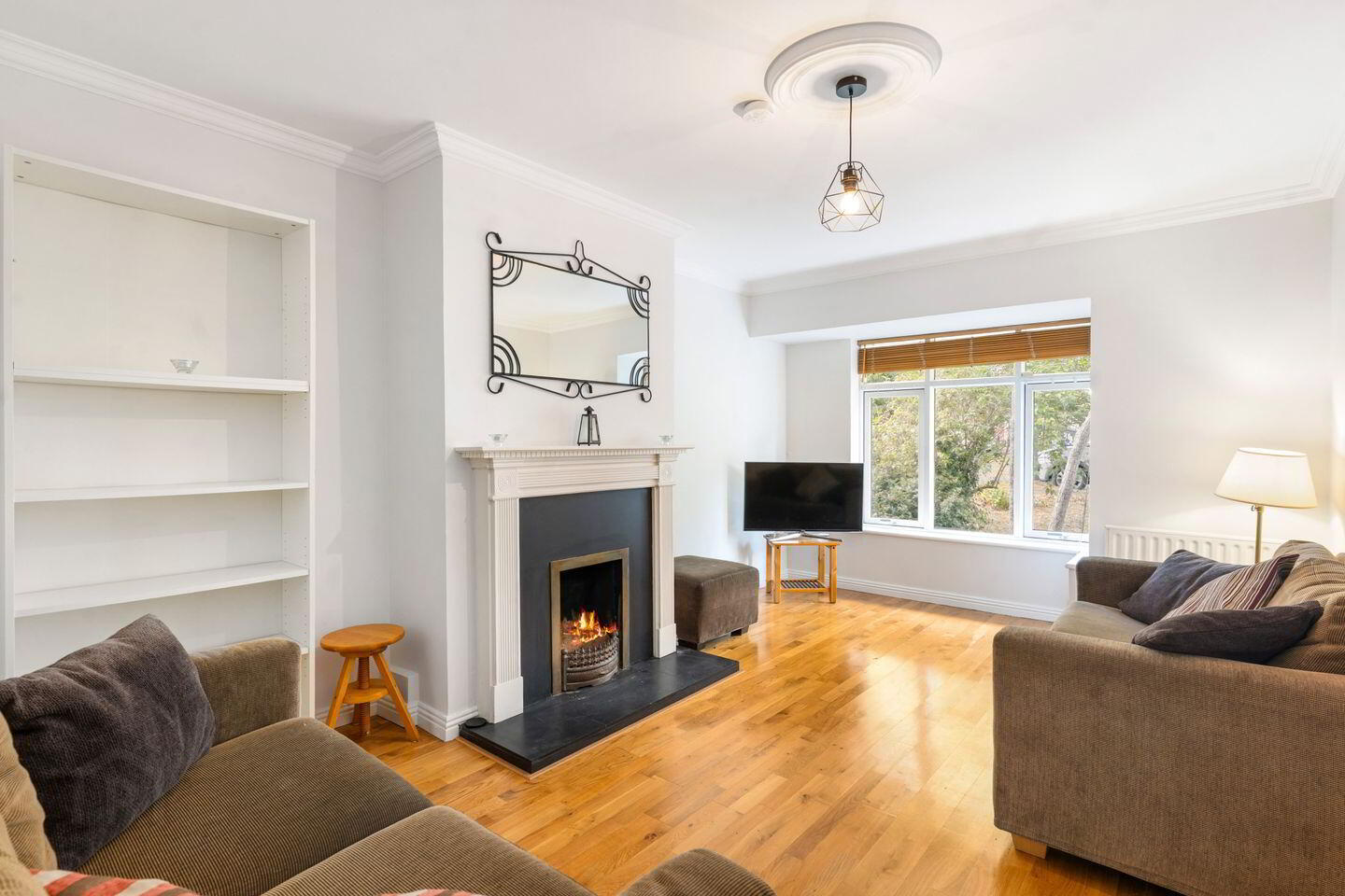 9 Glencairn Avenue 2 of 5