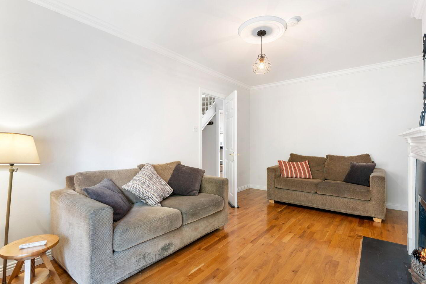 9 Glencairn Avenue 3 of 5
