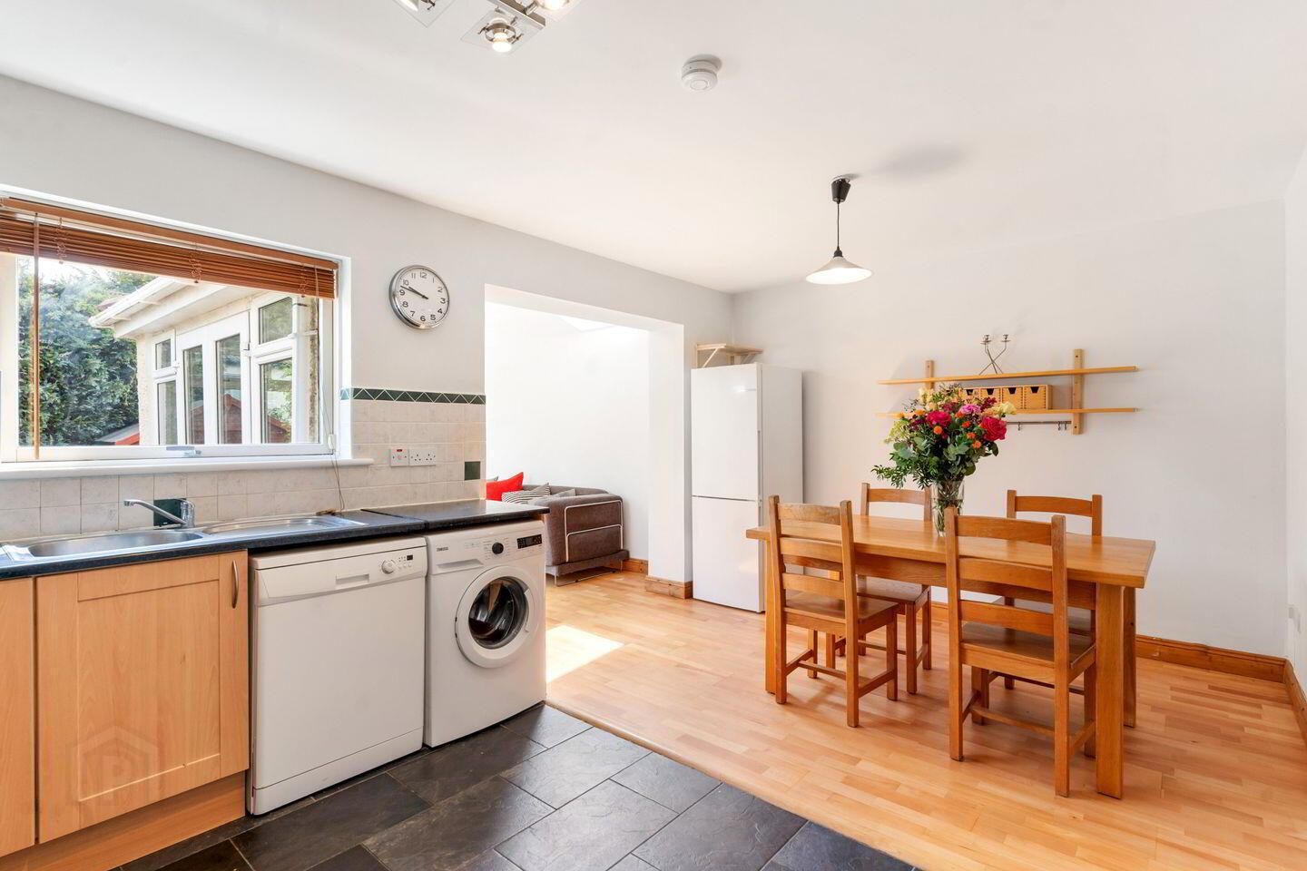 9 Glencairn Avenue 4 of 5