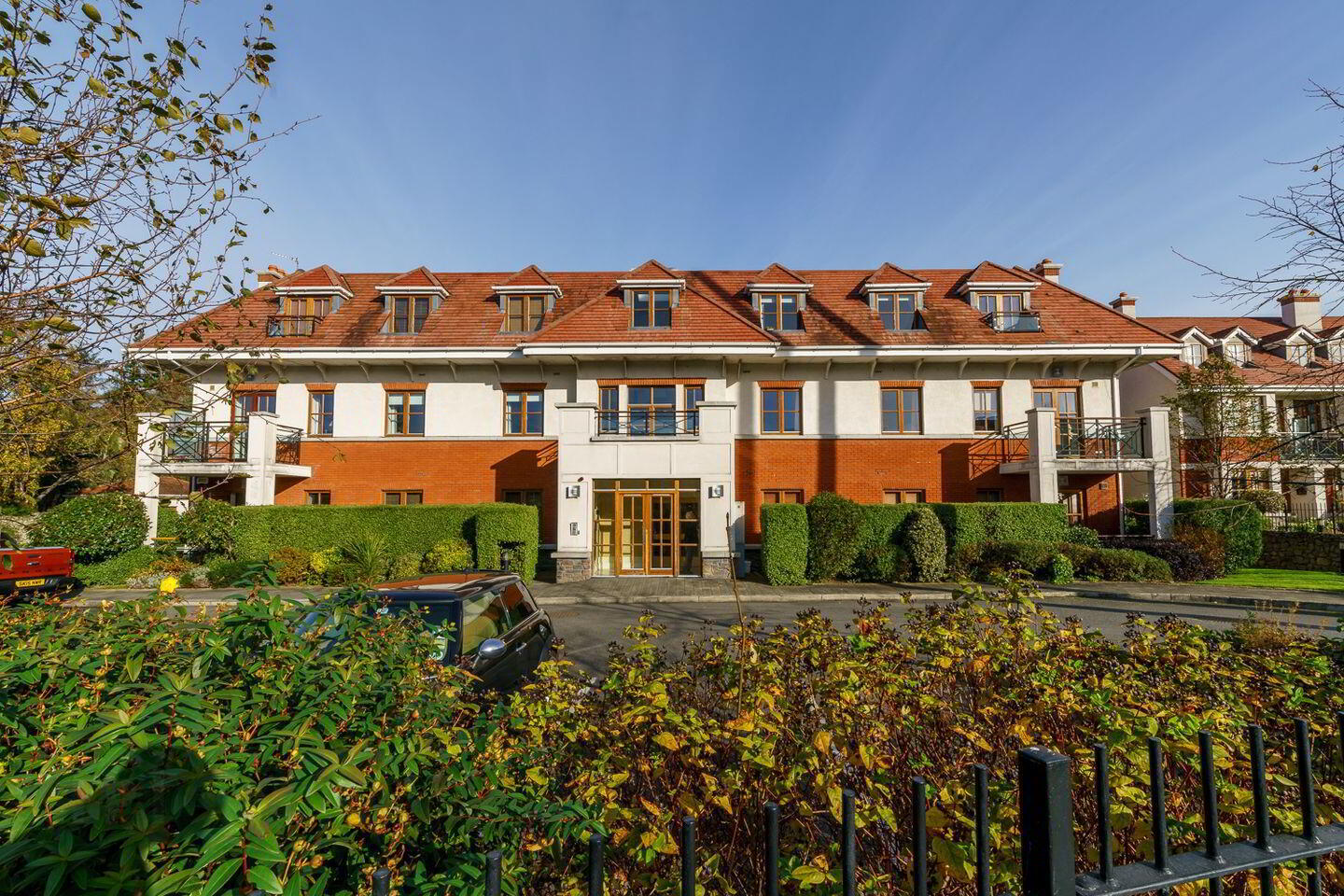 8 Cairnbrook Hall 1 of 5