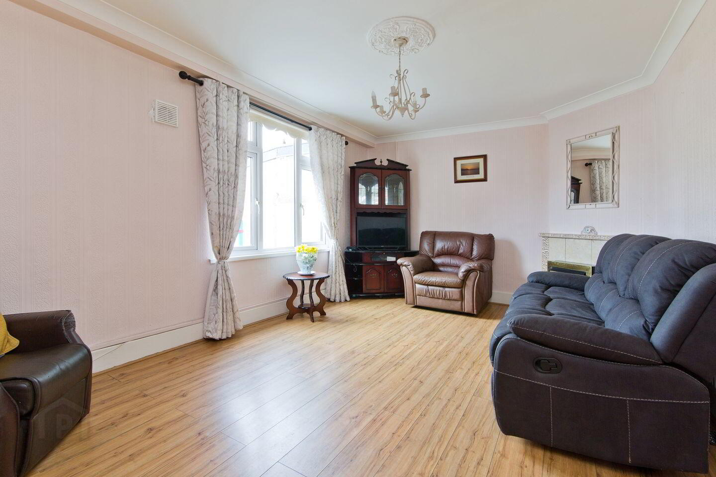 100 Devenish Road 3 of 6