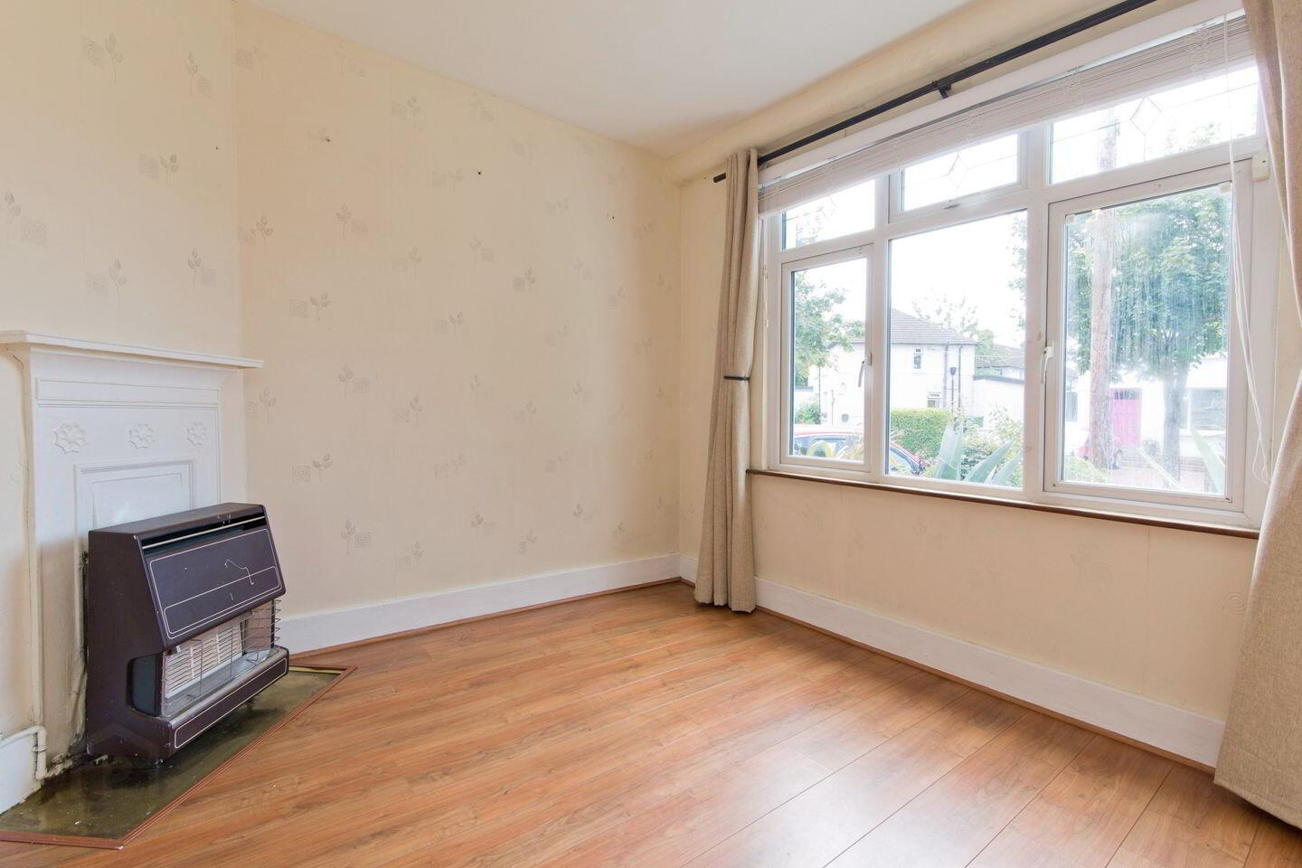 88 Devenish Road 3 of 6