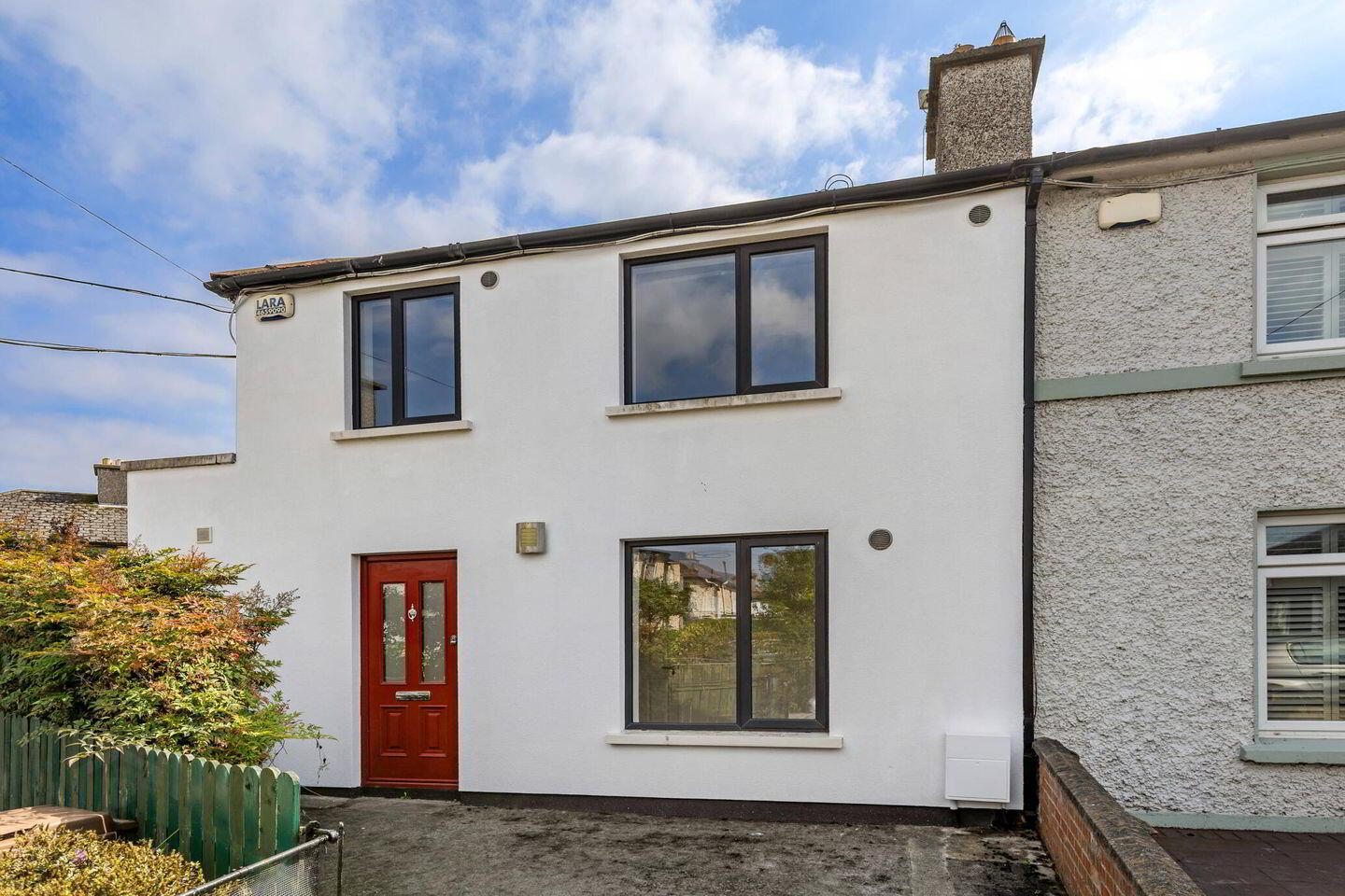 12 Connolly Gardens 1 of 5