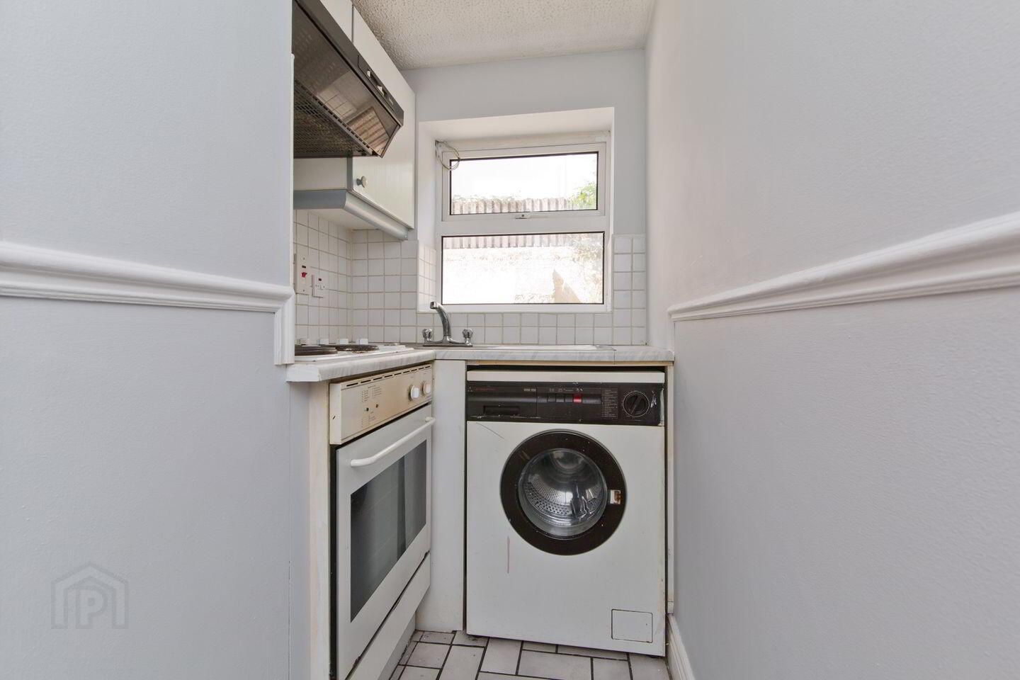 9a Thomas Court 2 of 6