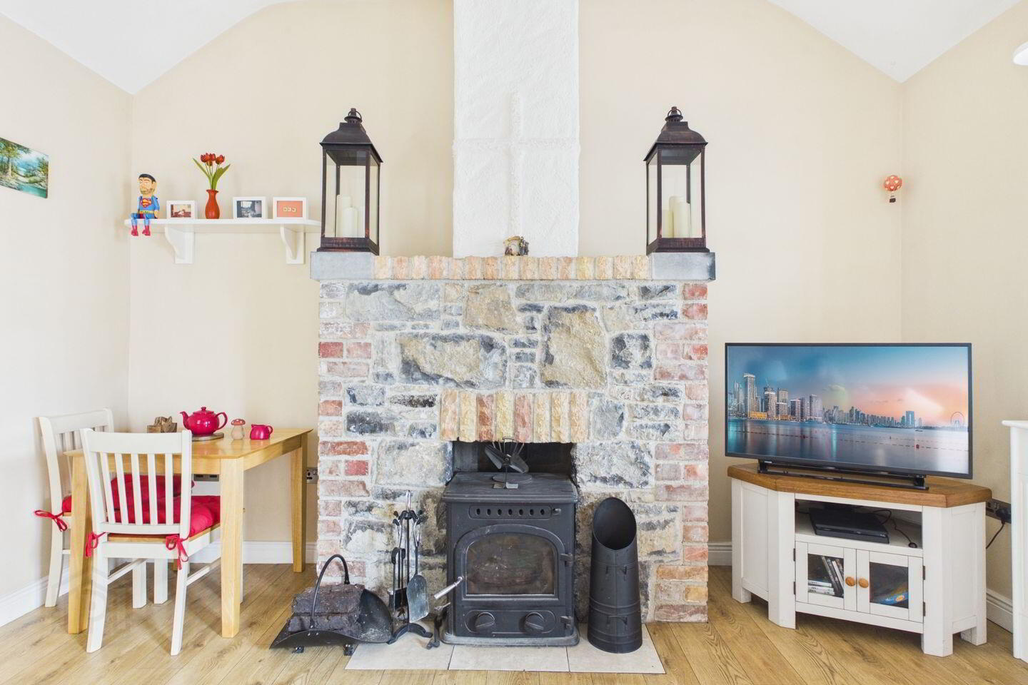 Stone Cottage 3 of 7