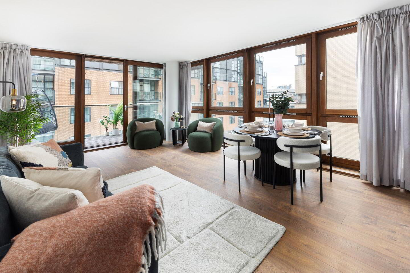 7 Block 3 Clarion Quay 3 of 5