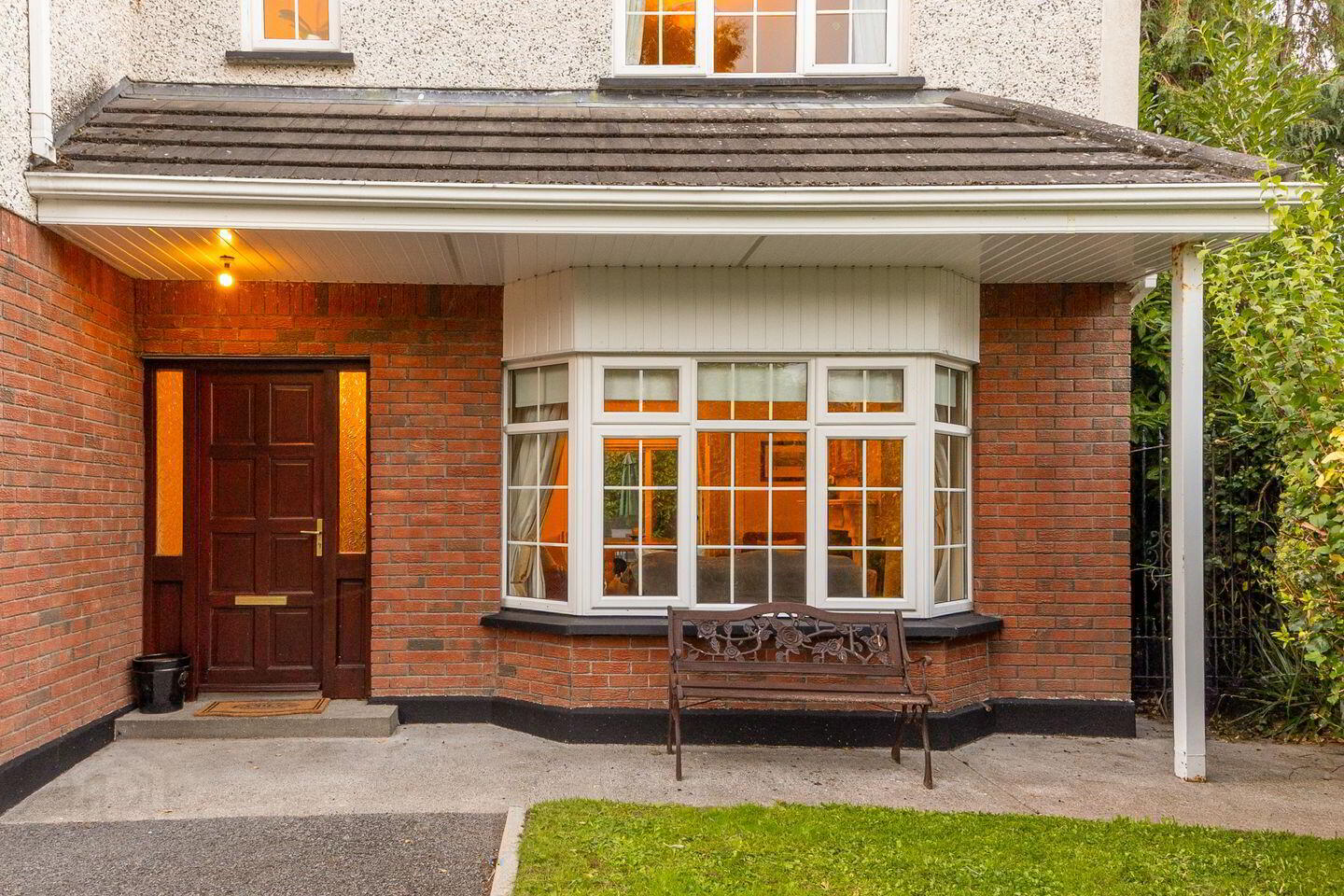 54 Broadfield View 2 of 58