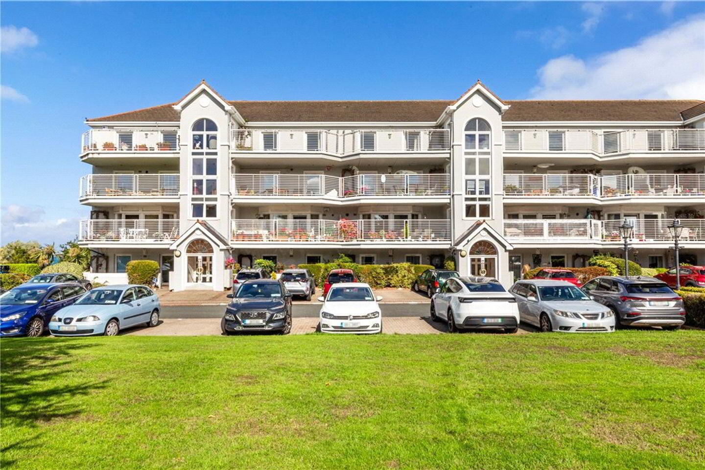 97 Salthill, Block, D Monkstown 1 of 25