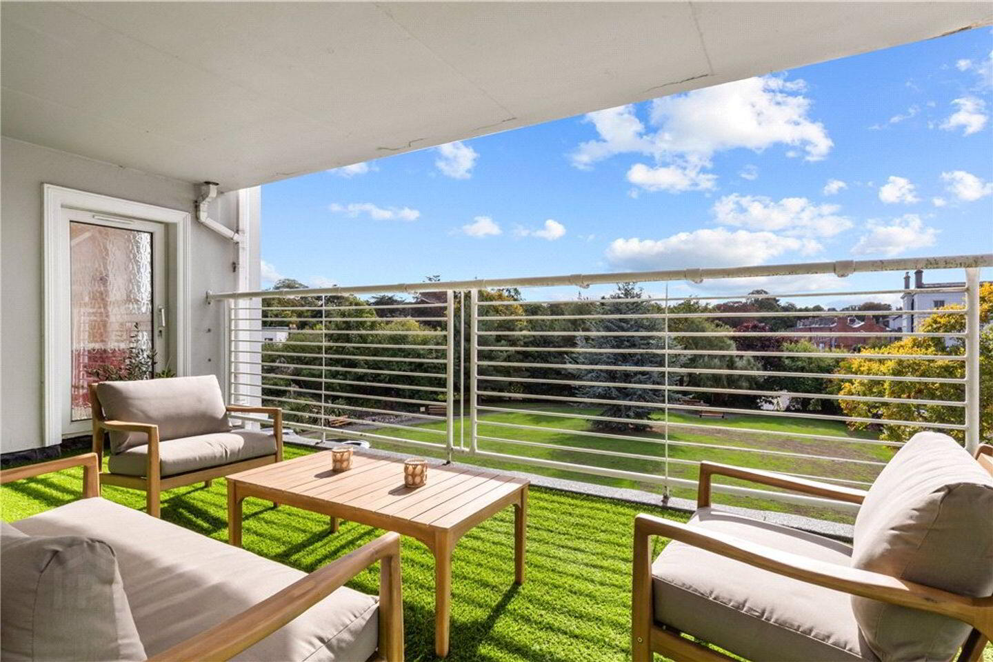 97 Salthill, Block, D Monkstown 3 of 25
