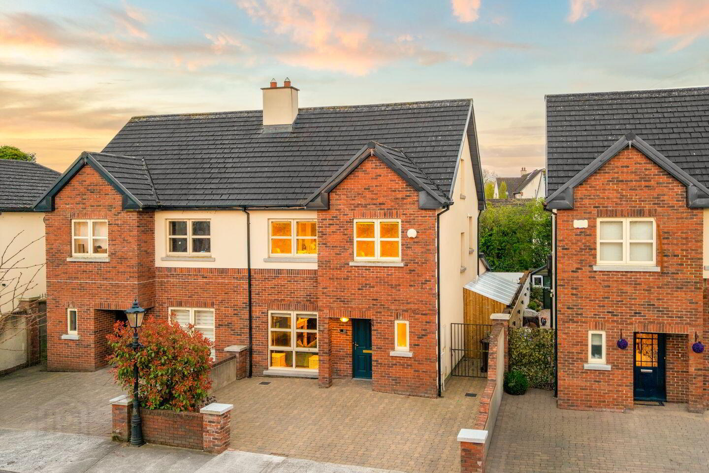 51 Whitethorn 1 of 53
