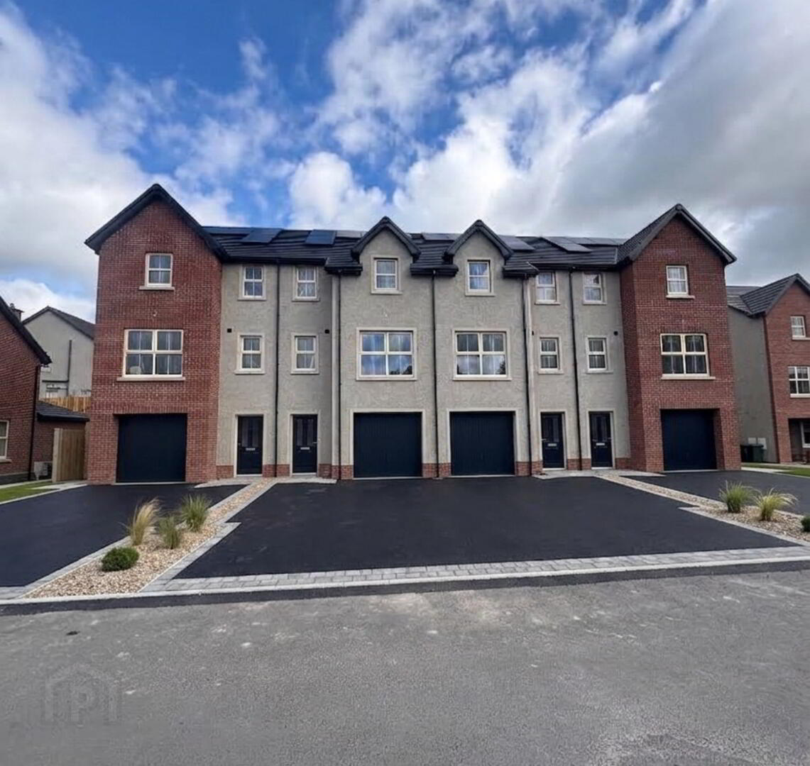 3 Storey Townhouse With Garage 3 of 3