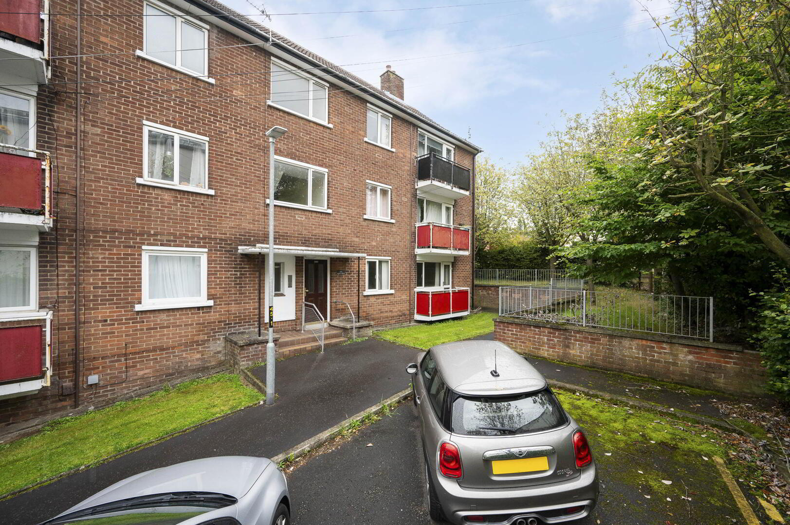 Apt 11, 206 Lisburn Road 17 of 18