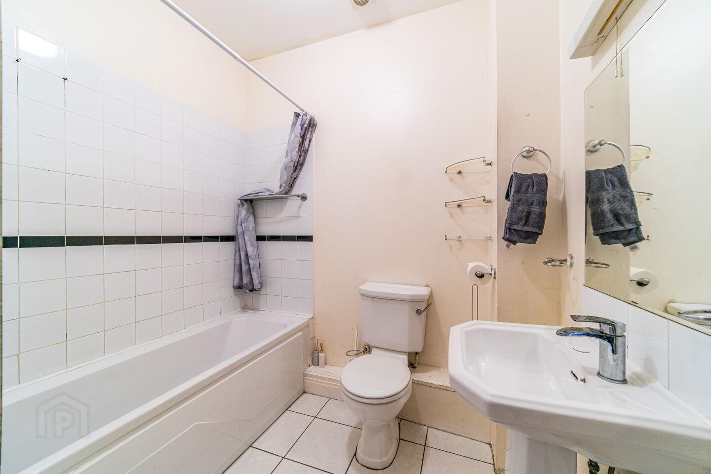 79 Newcastle Manor Square 3 of 12