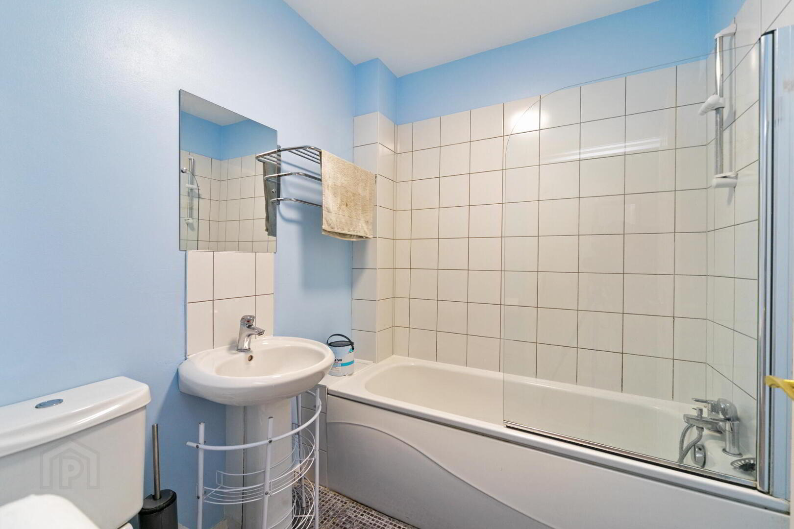 Apt 1, 97 Eglantine Avenue 9 of 10