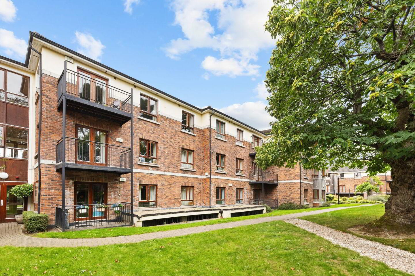Apartment 30 Block B Altamont Hall 15 of 16