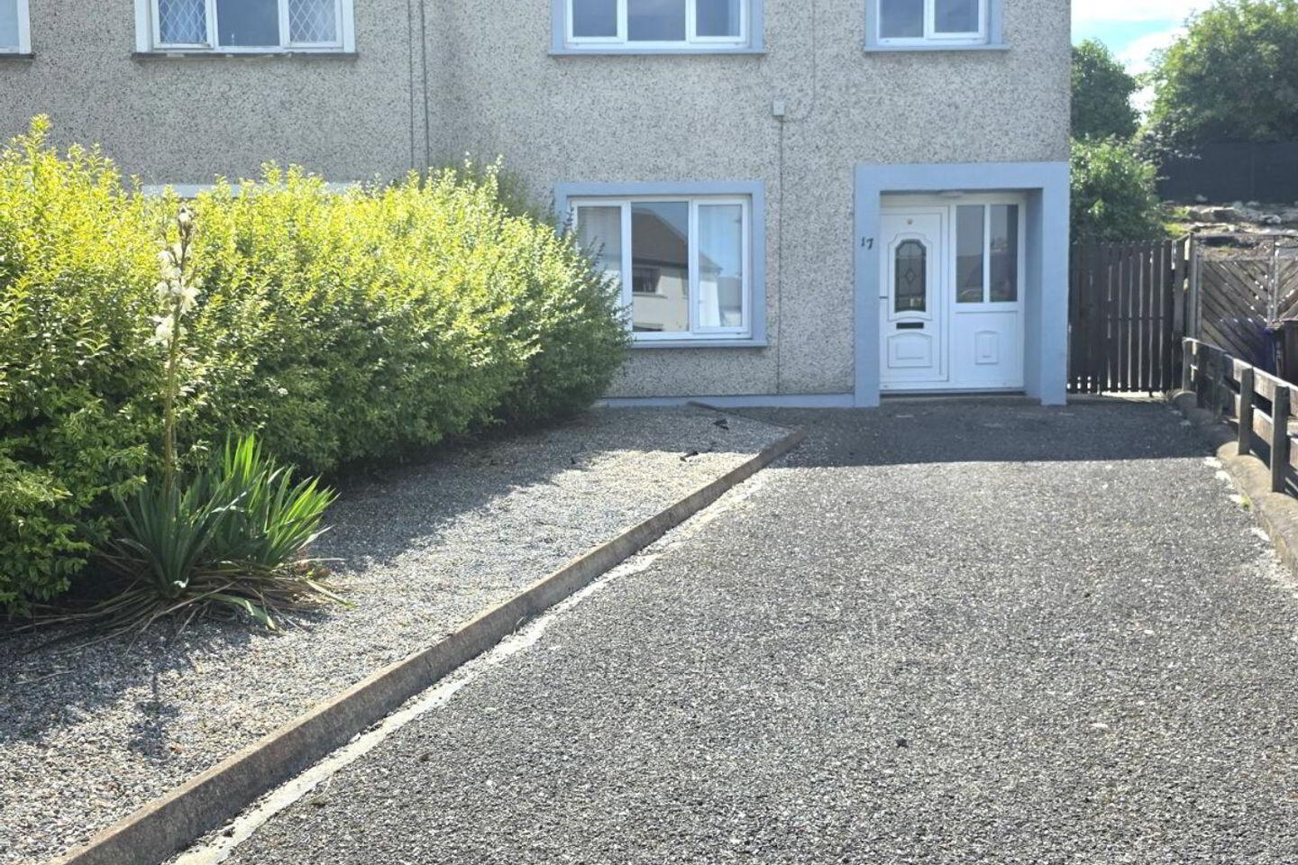 17 Cartron Drive 18 of 19