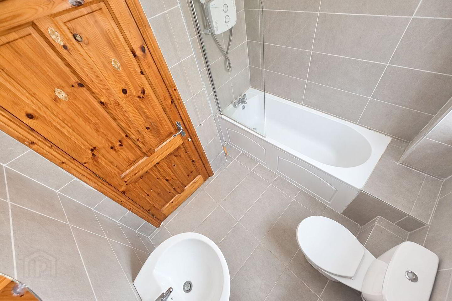 31 Rathevan Close 16 of 17