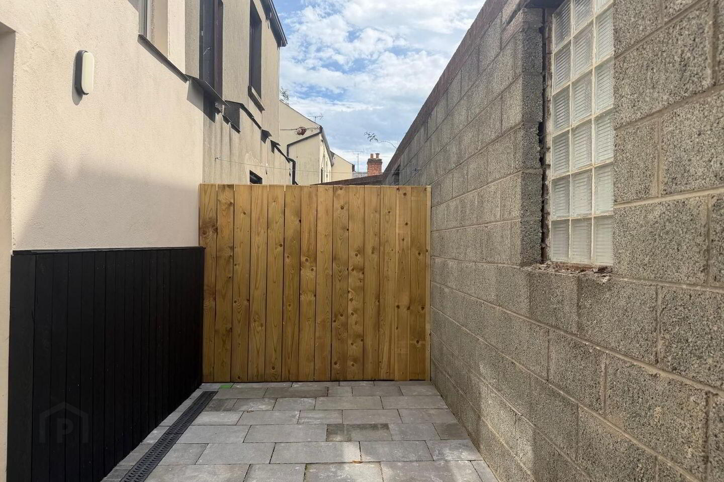 4 Fairgreen Row 17 of 18