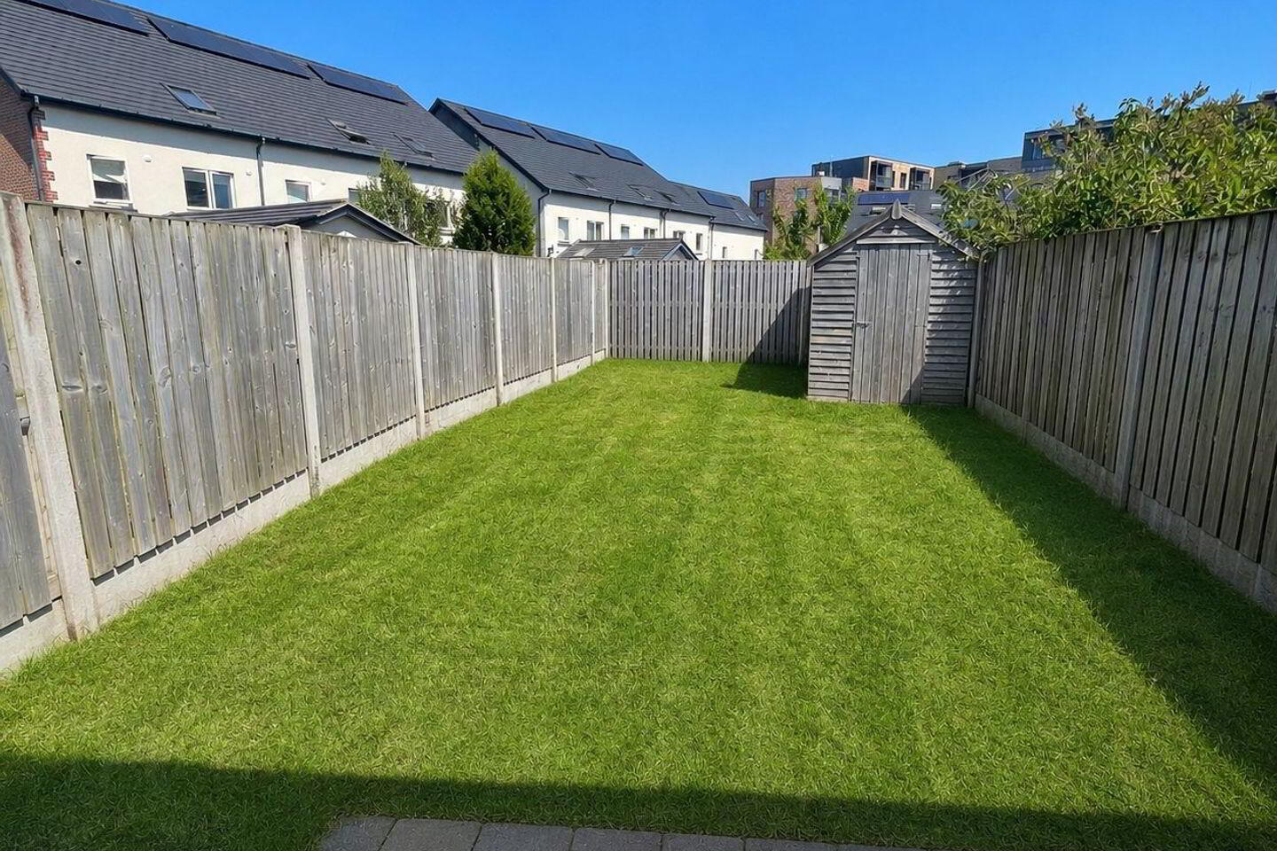 8 Parkside Way 16 of 16