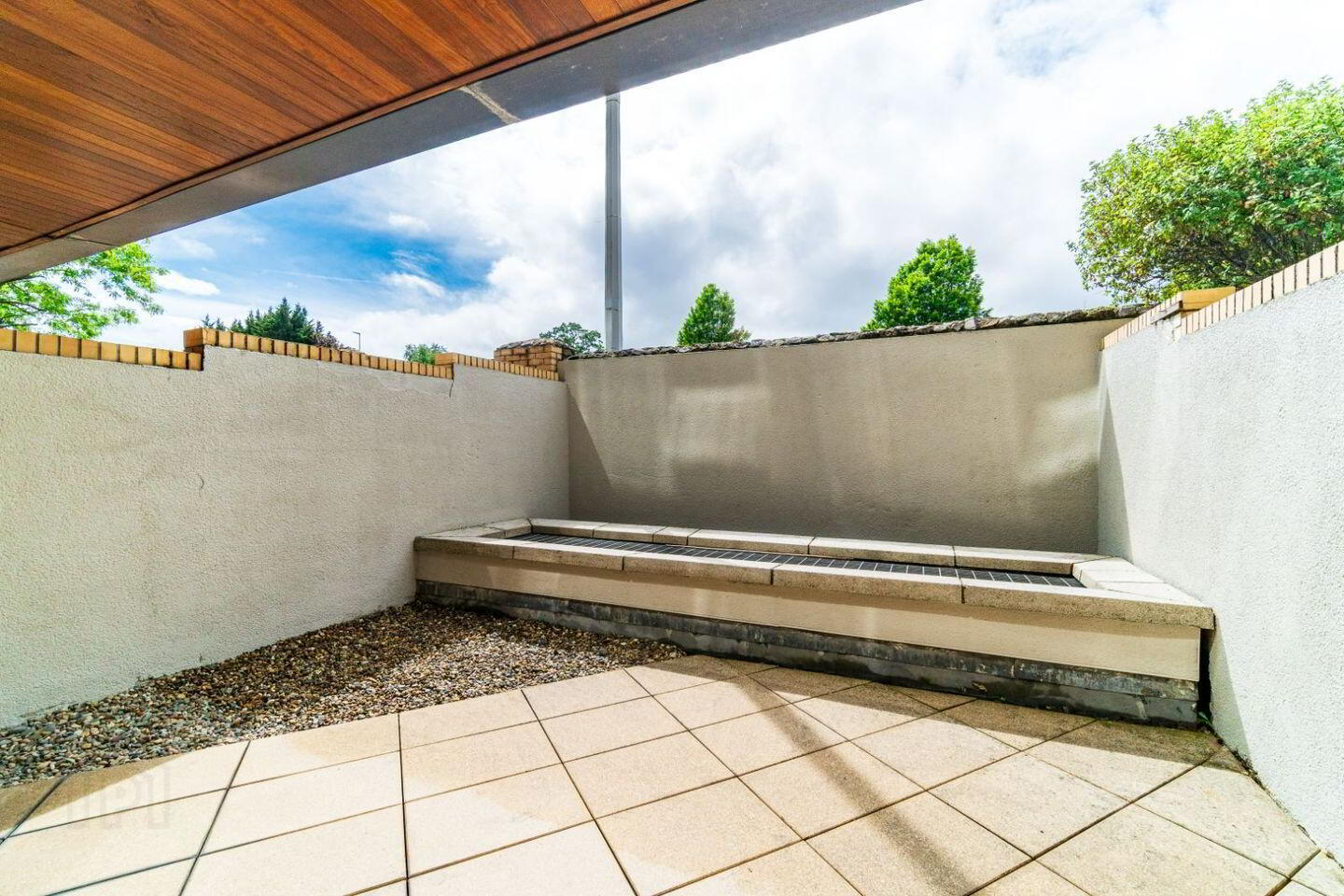 Apartment 33 Merrion Hall 24 of 25