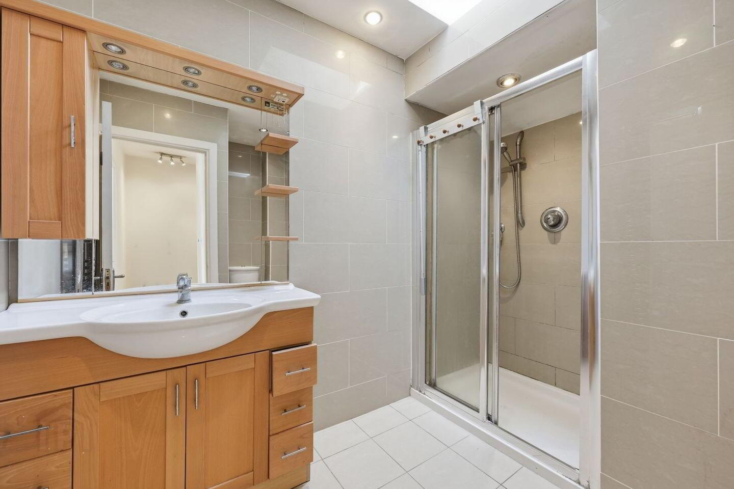 Apartment 18 Railway Court 13 of 14
