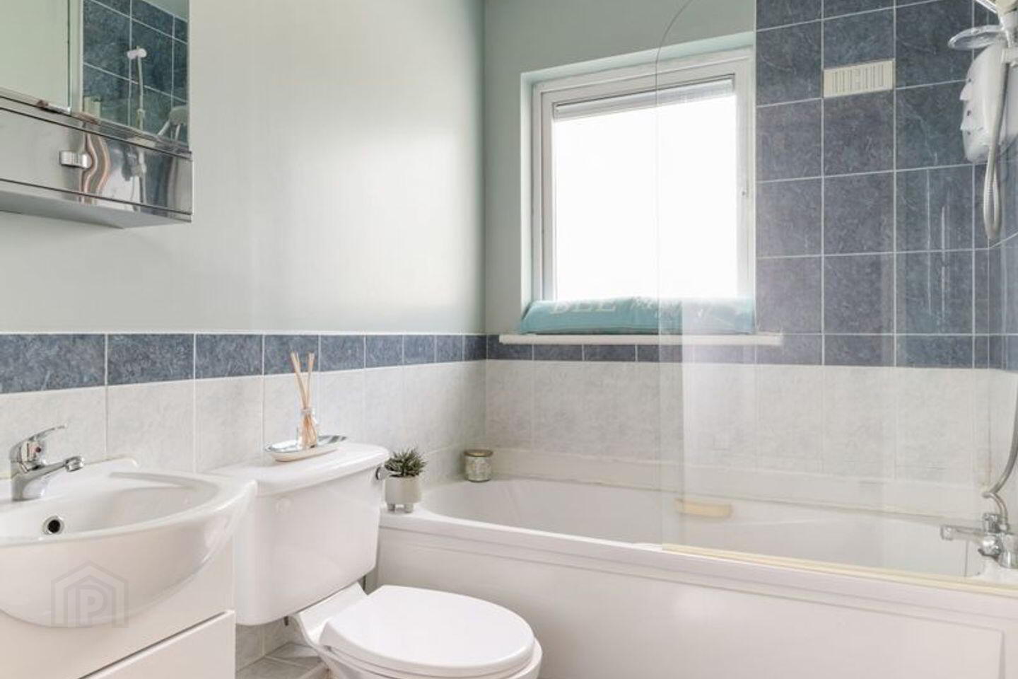37 Holywell Avenue 7 of 8
