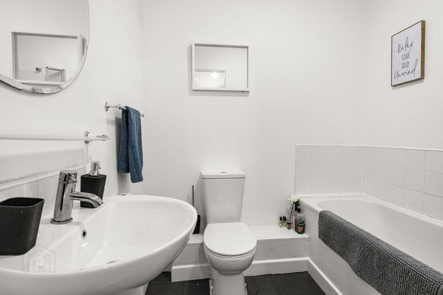90 Holywell Wood 11 of 12