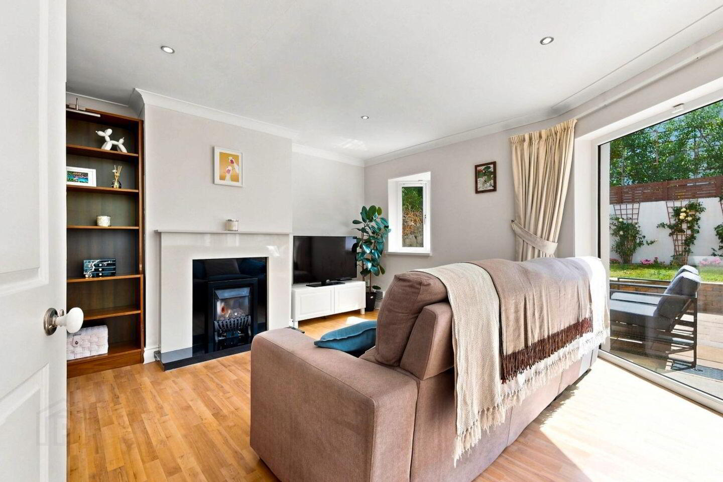 10 Kenilworth Lane West 3 of 22