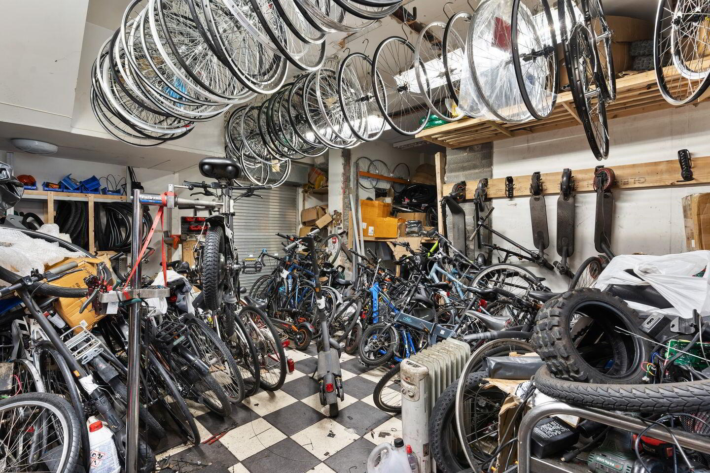 C Wright Cycle Centre, Unit B/ Pier 19 8 of 9