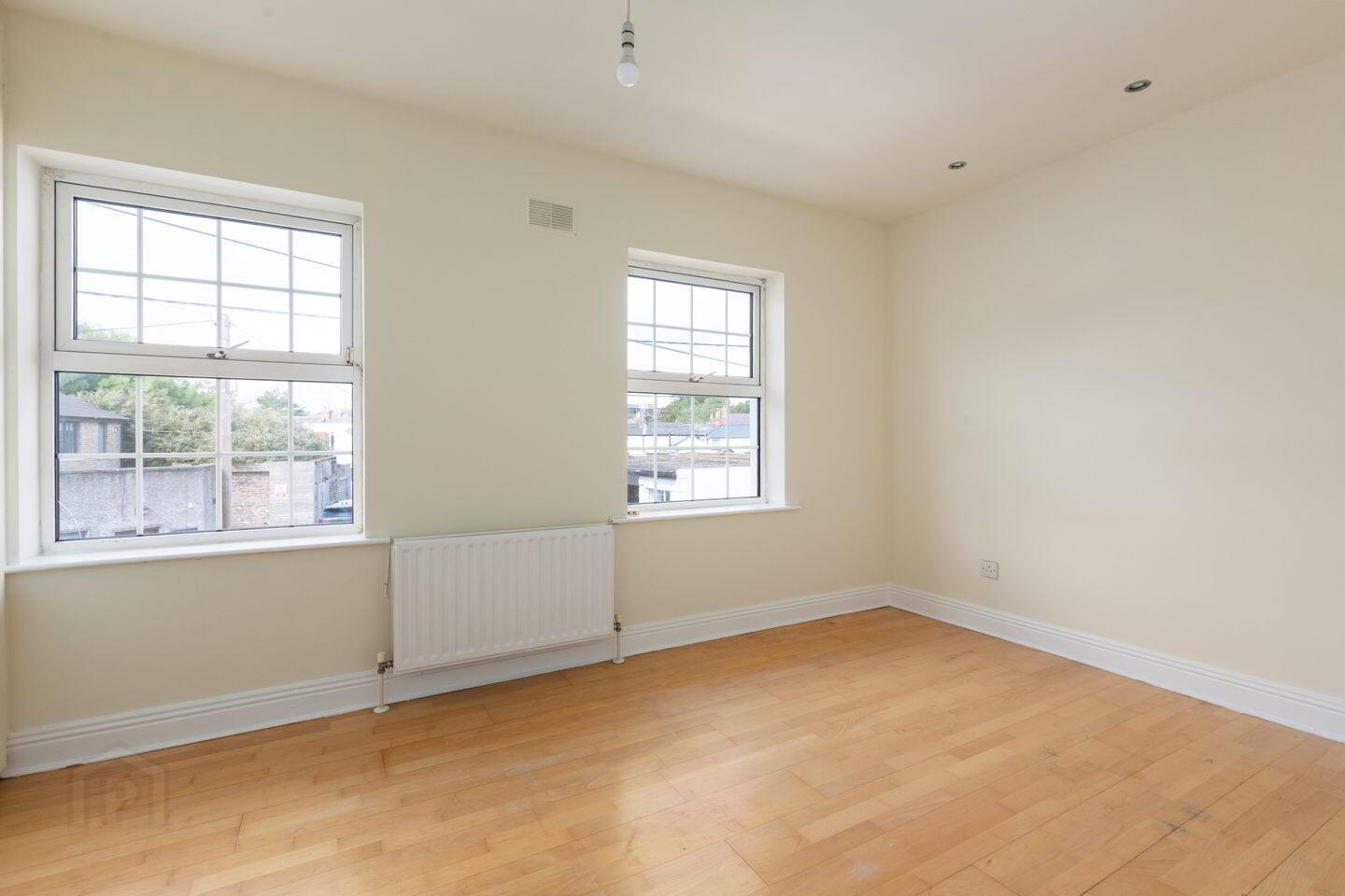 18 Chelmsford Lane 3 of 14