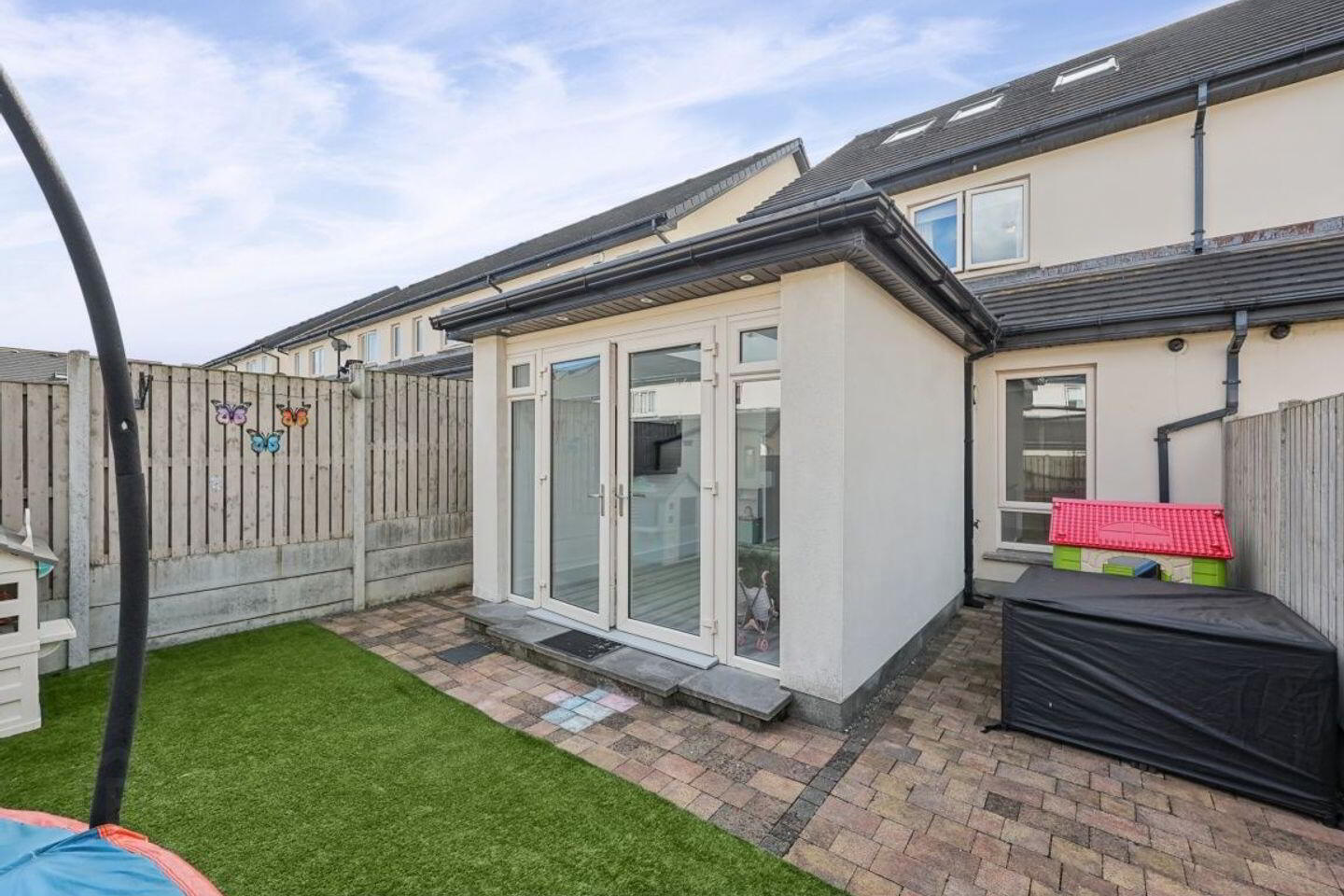 8 Parkside Close 22 of 23