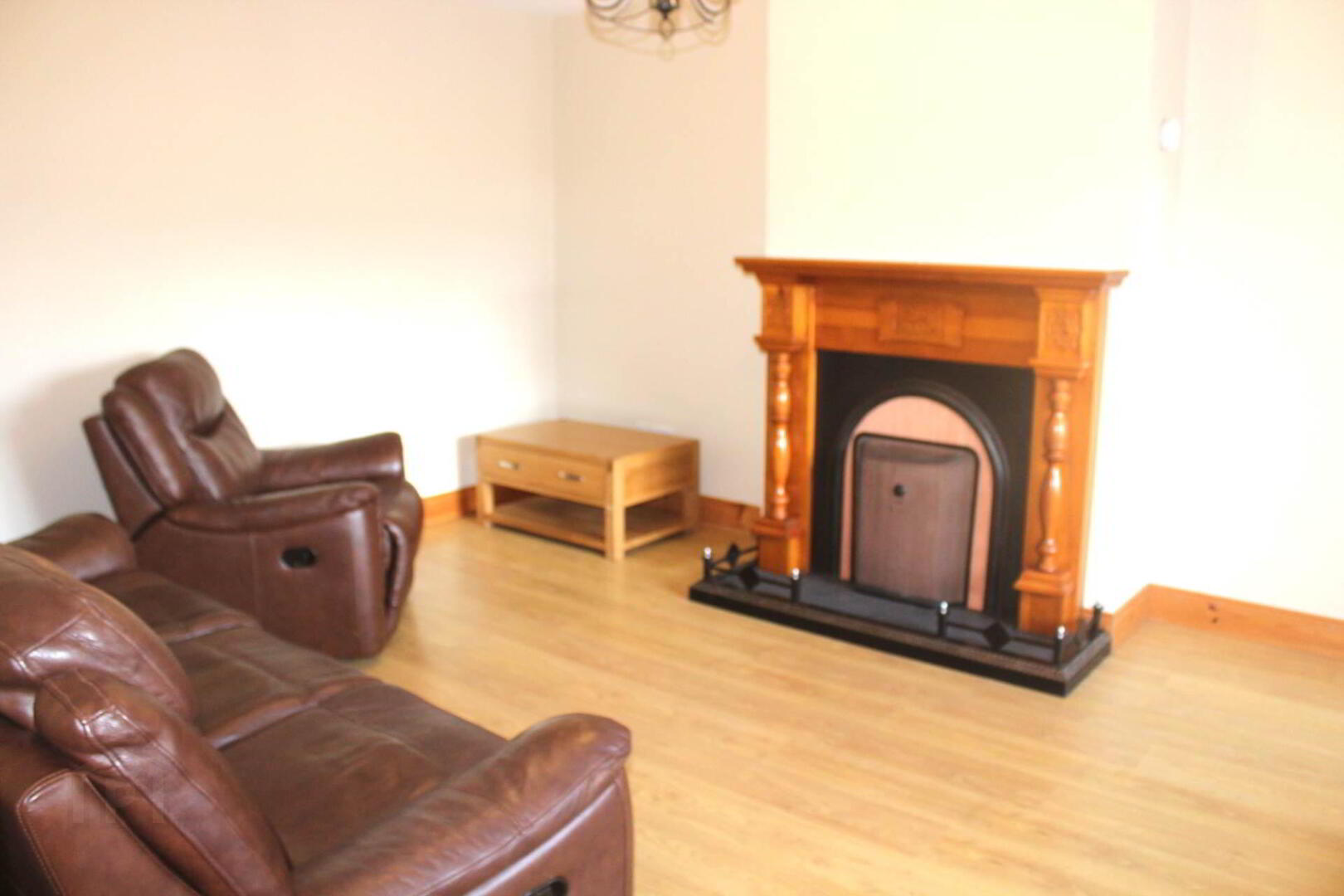 17 Manor Court 2 of 19