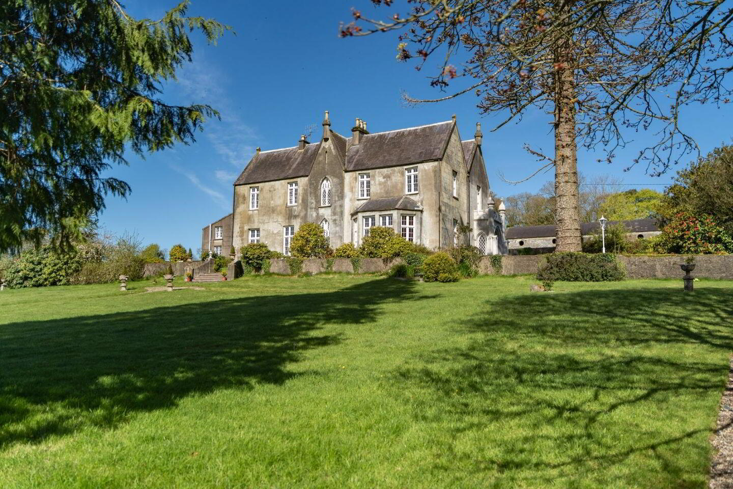 The Farm, Curravarahane 2 of 3