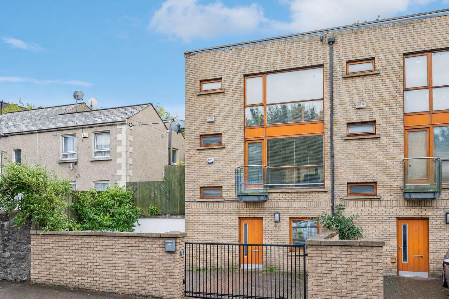 8 Emmet Road 2 of 26