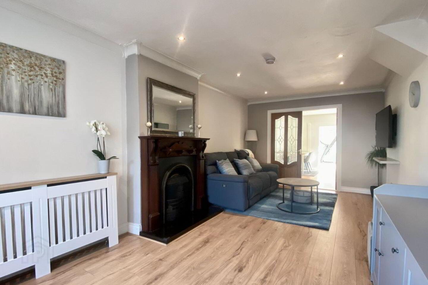 48 Devenish Road 2 of 21