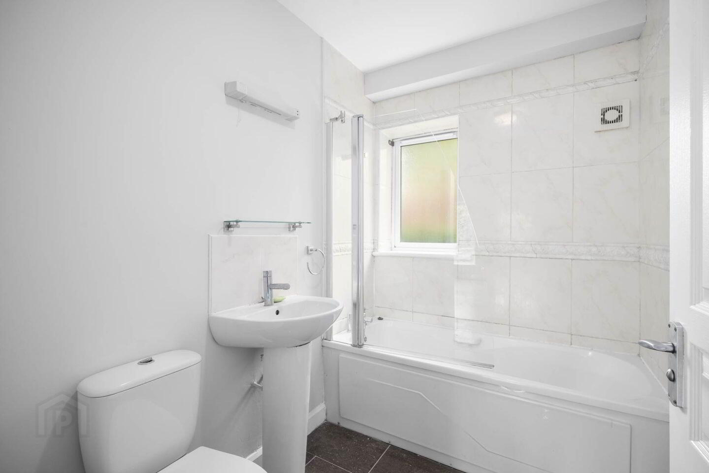 29 Windmill Square 11 of 12