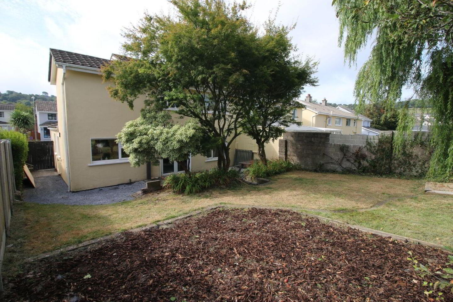 13 Pembroke Wood 4 of 5