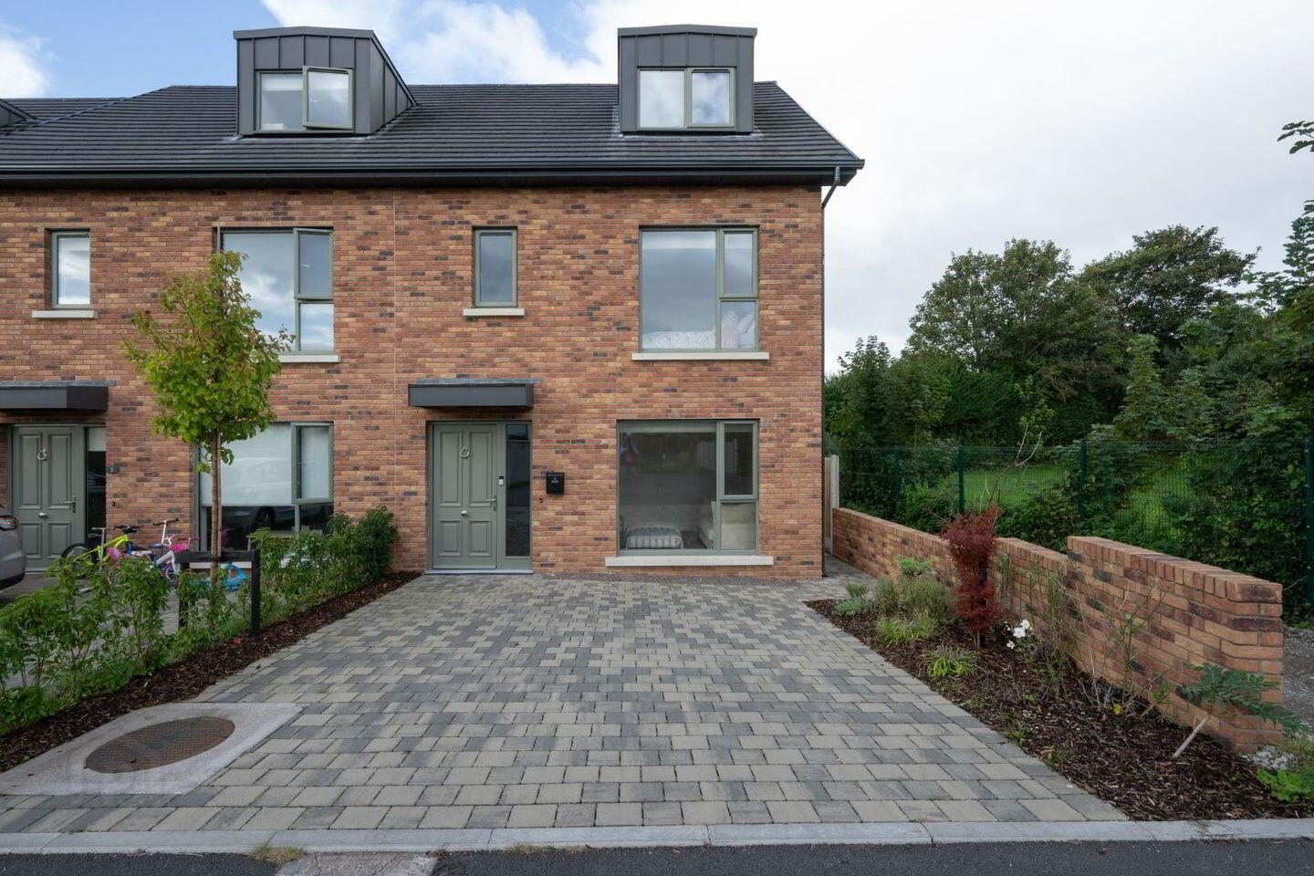1 Hettyfield Gardens 1 of 5