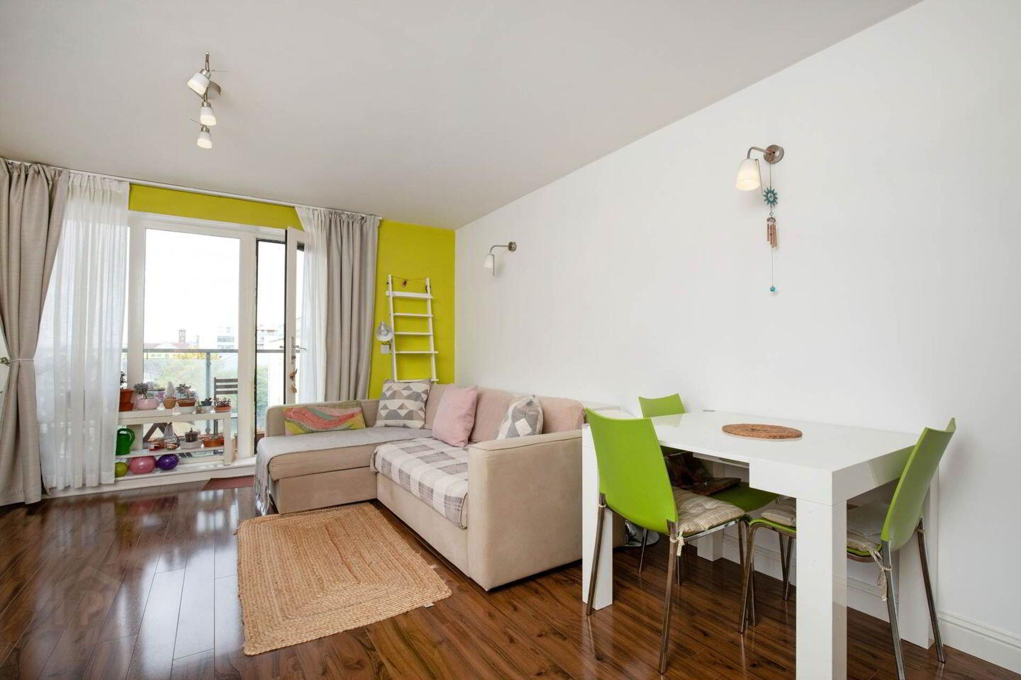 Apt 45 The Strand, 149 North Strand Road 6 of 6