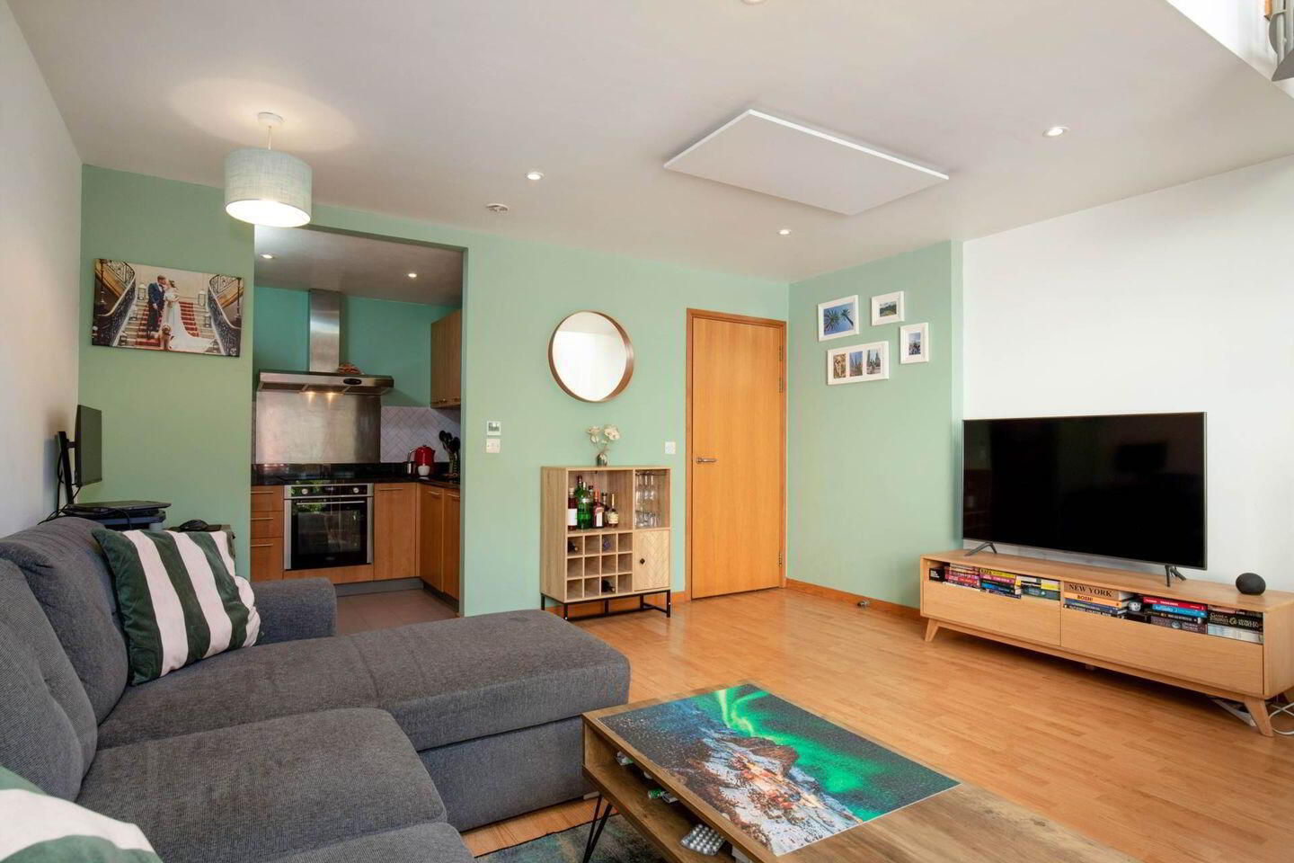 Apt 165, Crosbies Yard 6 of 6