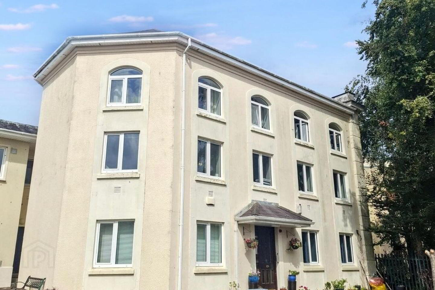 8 Victoria Court 1 of 4