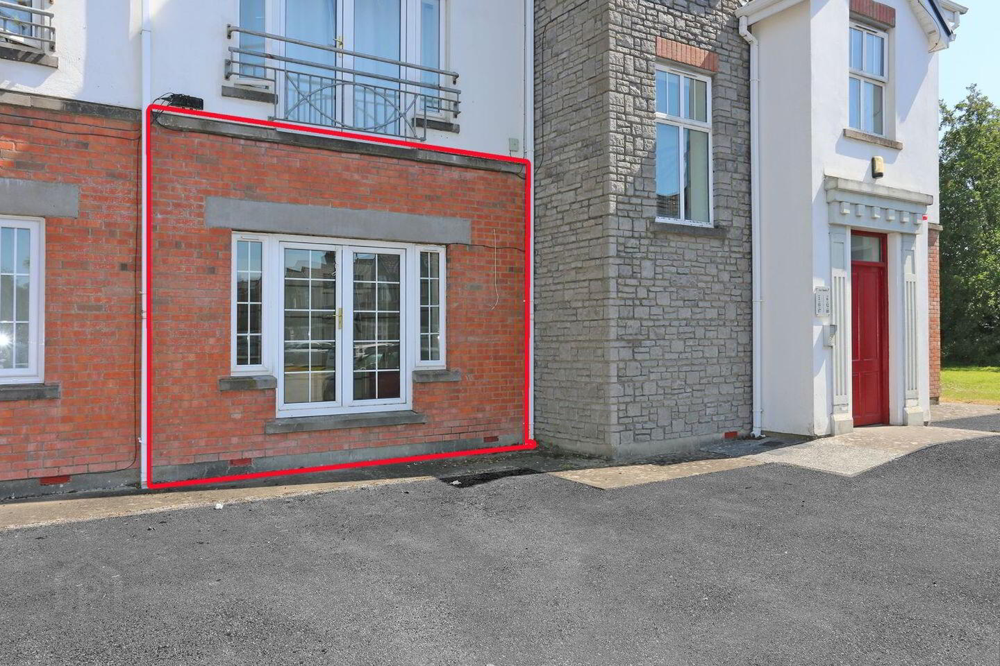Apartment 5 An Cluain 4 of 4