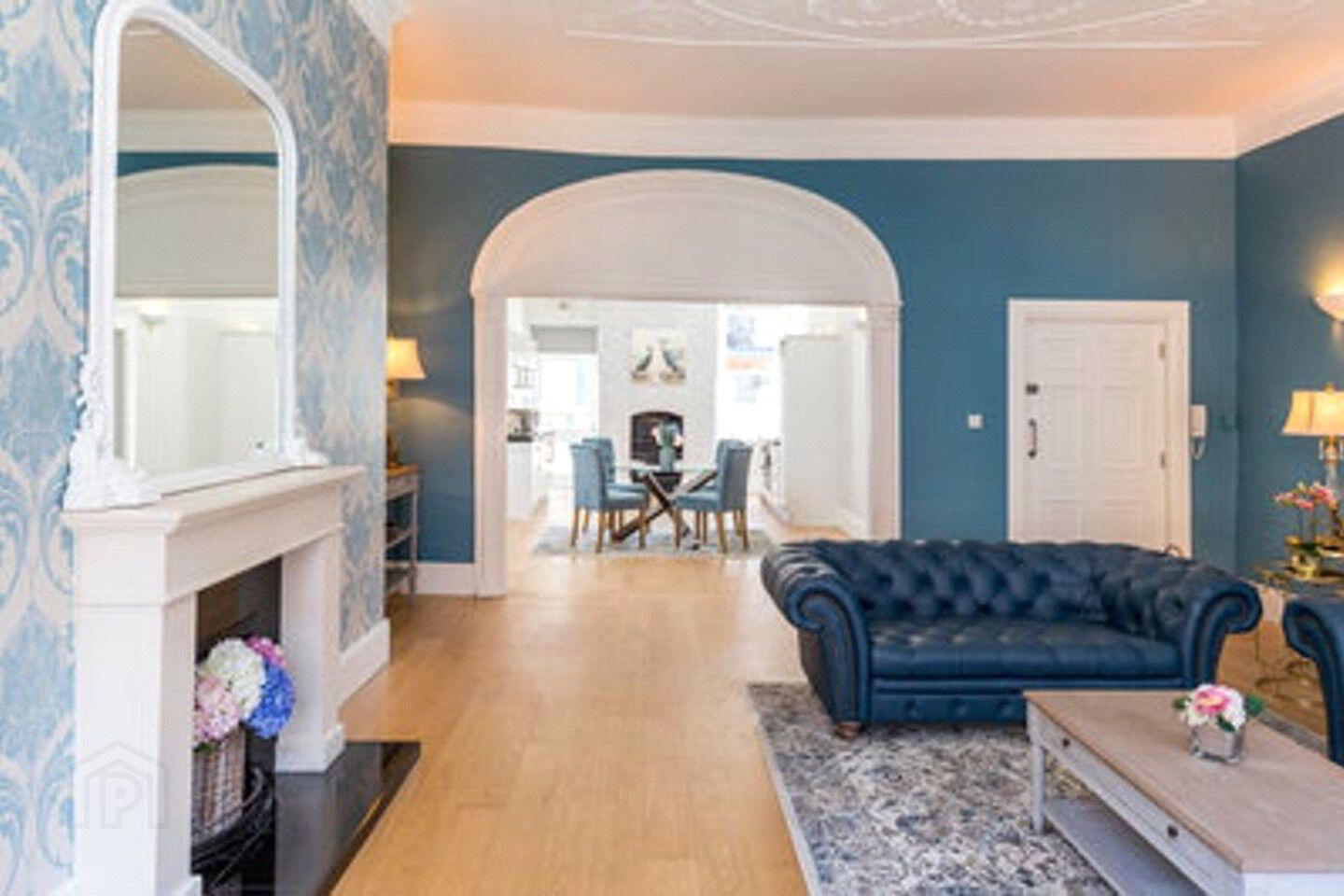 Apt 1, 37/38 Capel Street 2 of 4