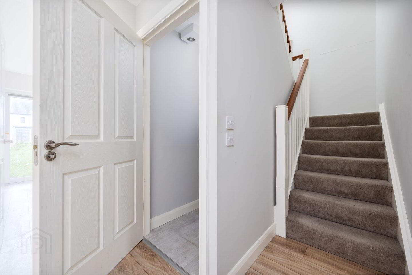 2 Bay Meadows Grove 3 of 4