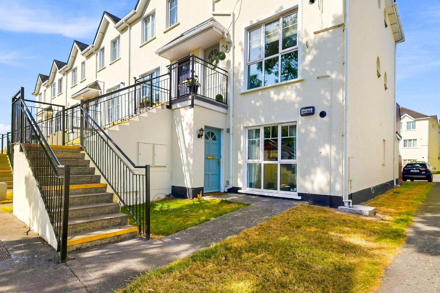 25 Holywell Manor 2 of 6