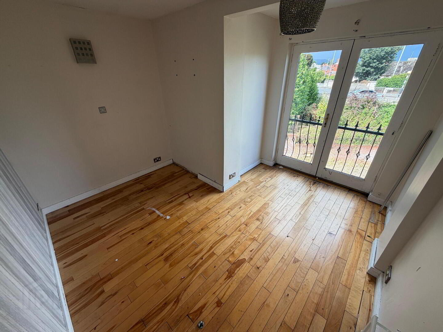 102 Fruithill Park 11 of 11