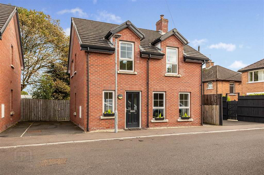 2a Llewellyn Drive 1 of 28