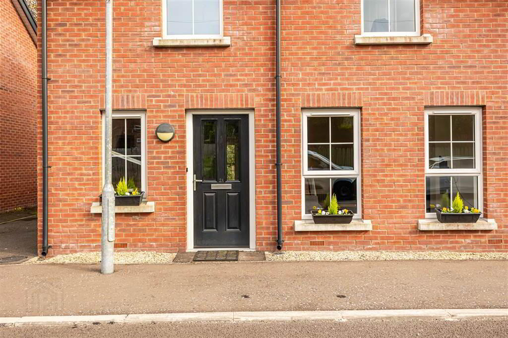2a Llewellyn Drive 3 of 28