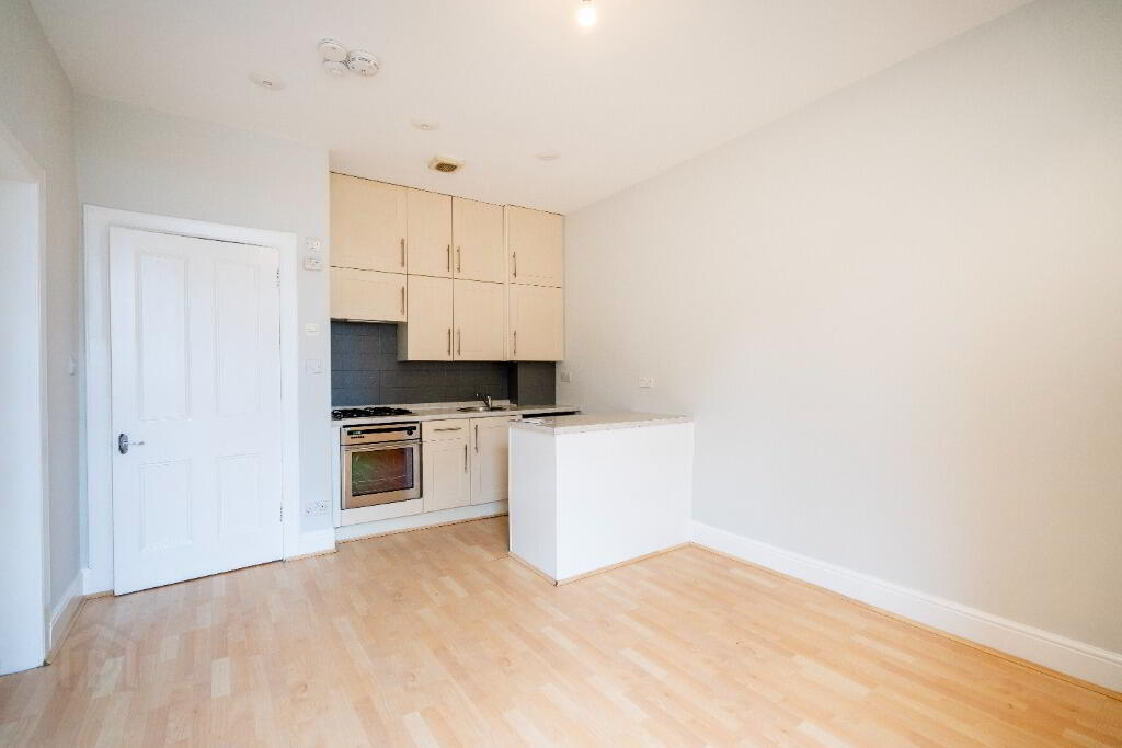 15 Halmyre Street 3 of 14